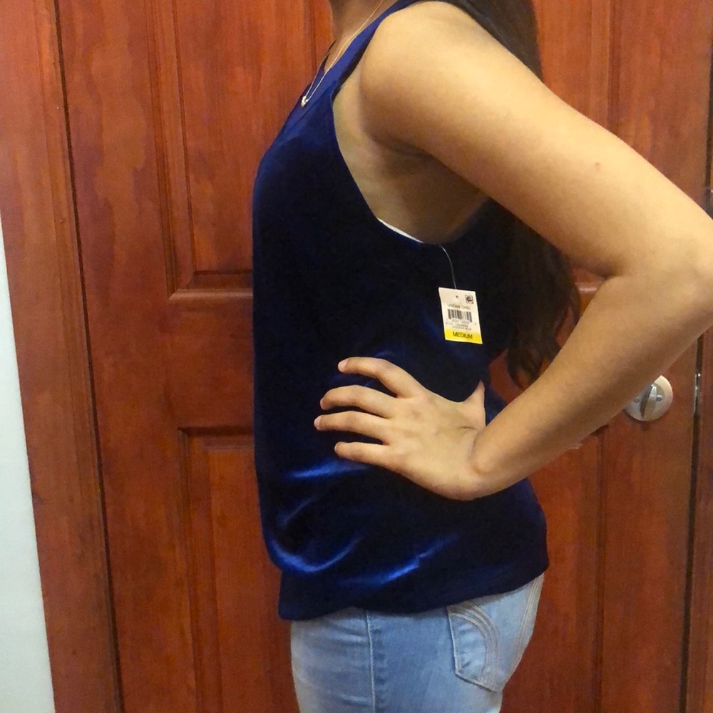 Blouse 👚 - Picture 2 of 5